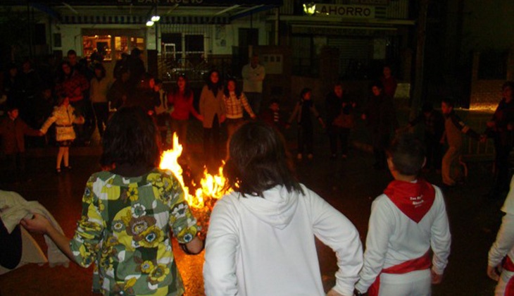 "Baile de la rueda", Alozaina, Málaga "Baile de la rueda", Alozaina, Málaga