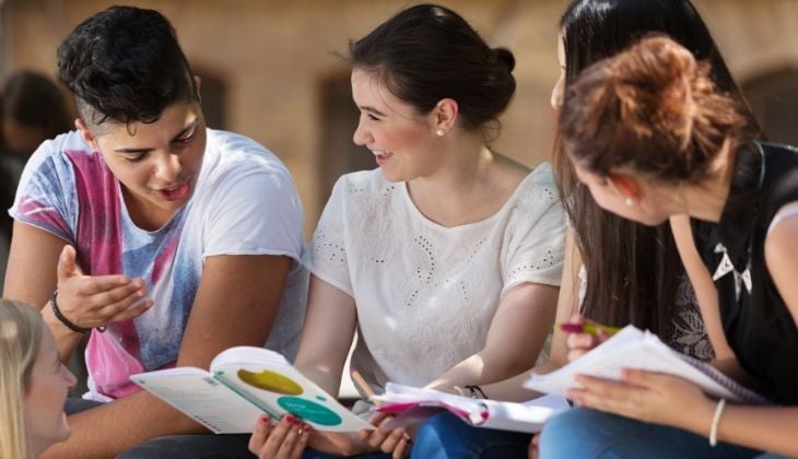 Aprende español en las escuelas de Pedralejos