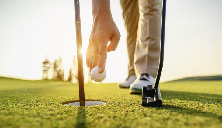 how to become a golf professional