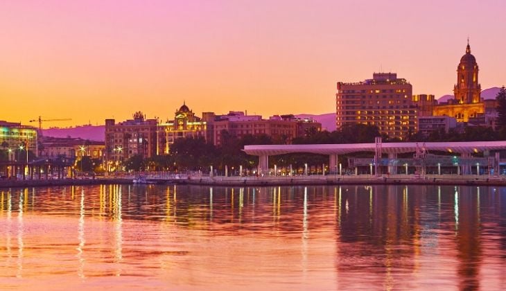 cescapada romántica en muelle uno costa del sol