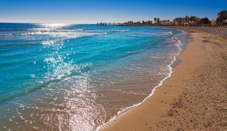 Der Strand Chilches, ein Ort zum Tauchen in Malaga 