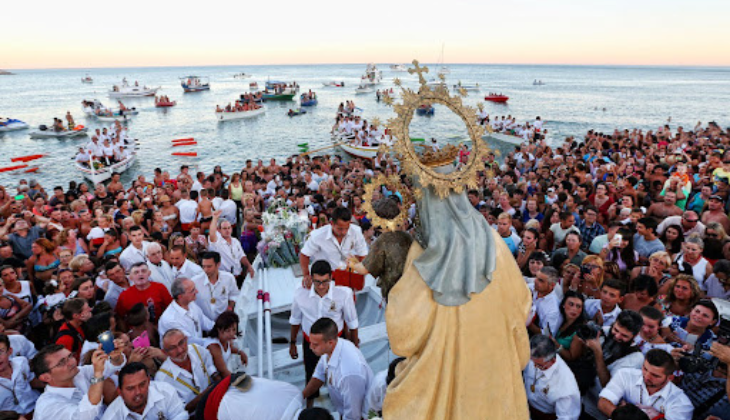 procesion de la virgen del carmen en malaga