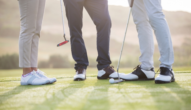 Les chaussures de golf : l'accessoire discret d'une importance essentielle